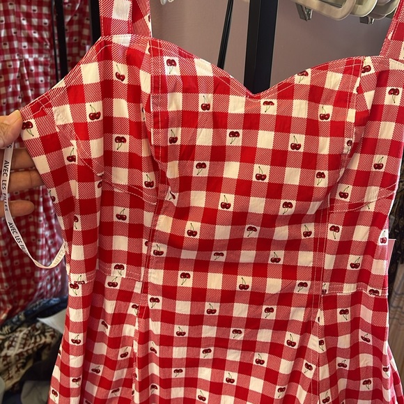Avec les filles red Cherry Sleeveless Dress - Picture 4 of 6